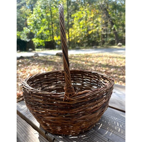 Handmade Willow Wicker Basket Vintage - Picture 3 of 12